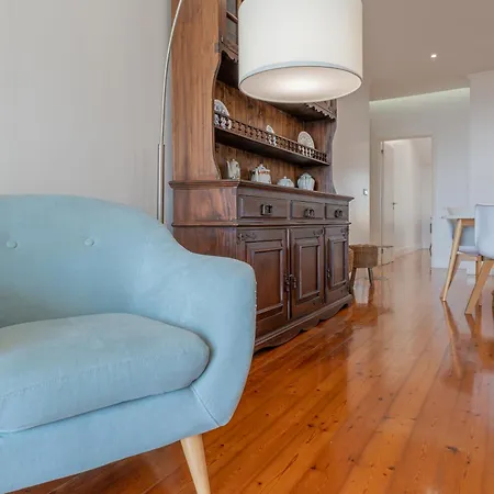 Apartman Centre Floor Terrace & Large Balconies *