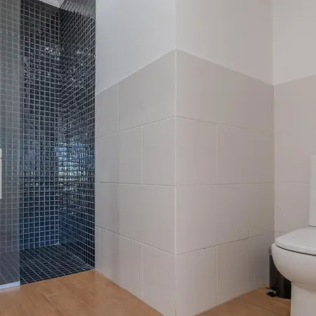 Centre Floor Terrace & Large Balconies * Funchal