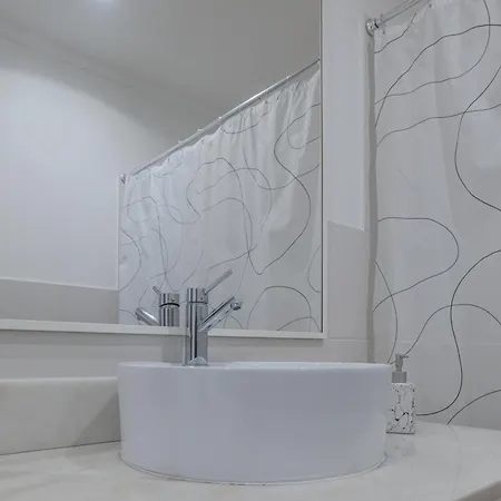 Centre Floor Terrace & Large Balconies Apartman *