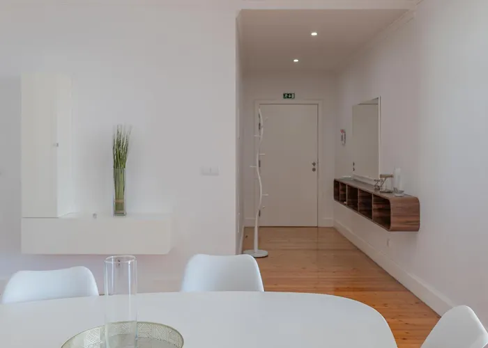 Centre Floor Terrace & Large Balconies * フンシャル