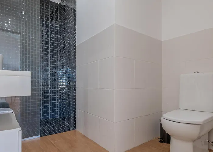 Centre Floor Terrace & Large Balconies * フンシャル