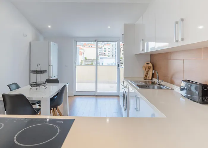 アパート Centre Floor Terrace & Large Balconies