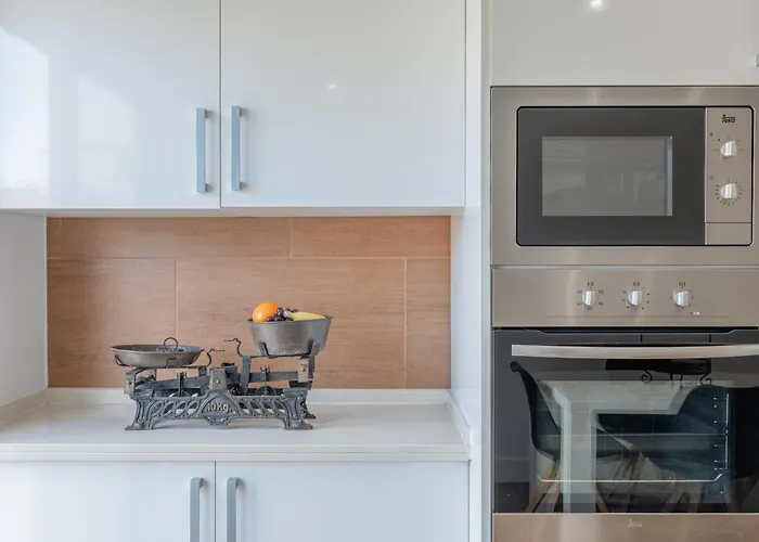 Centre Floor Terrace & Large Balconies * フンシャル