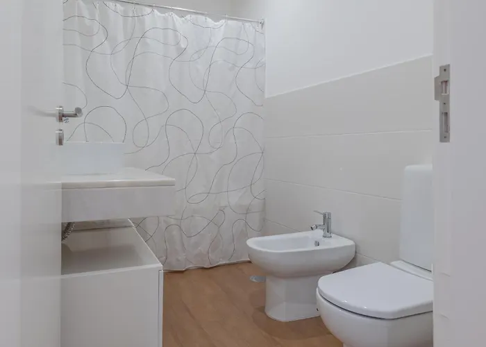 Centre Floor Terrace & Large Balconies フンシャル