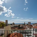 Centre Floor Terrace & Large Balconies Apartmán *