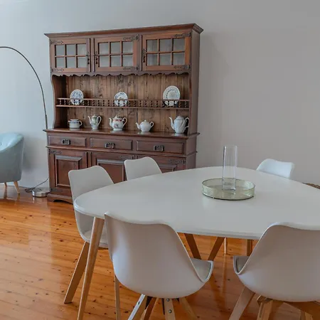 Centre Floor Terrace & Large Balconies *