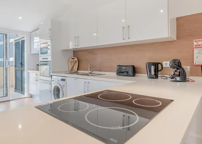 Centre Floor Terrace & Large Balconies Appartamento *