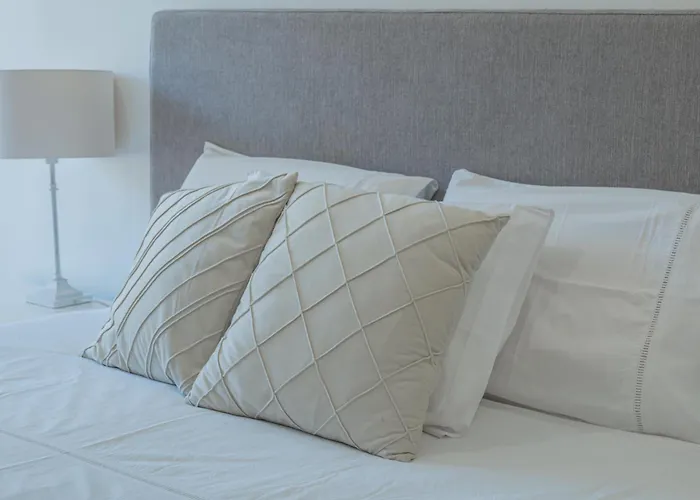 Centre Floor Terrace & Large Balconies Appartamento