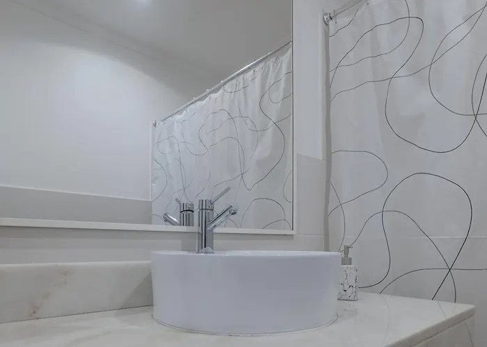 Centre Floor Terrace & Large Balconies Appartamento *