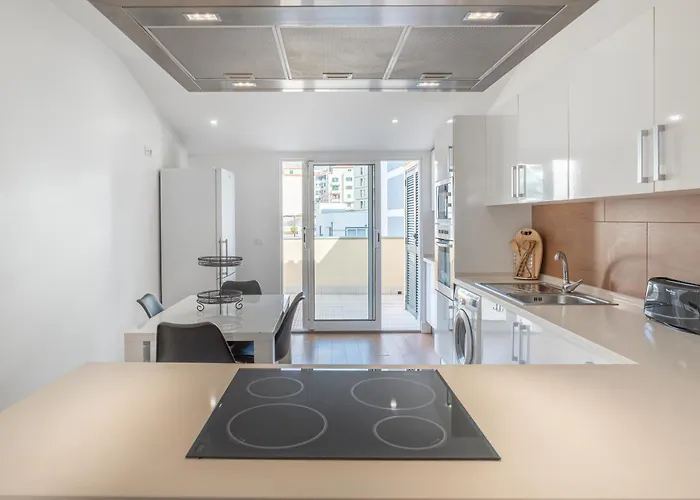 Appartamento Centre Floor Terrace & Large Balconies *