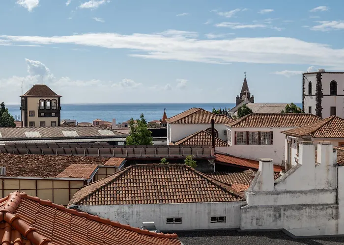Centre Floor Terrace & Large Balconies Appartamento Funchal (Madeira)