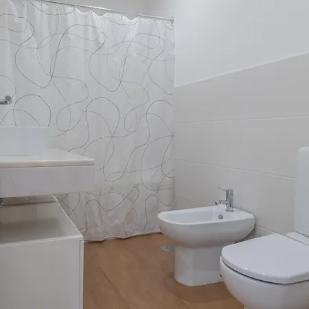 Centre Floor Terrace & Large Balconies Funchal (Madeira)