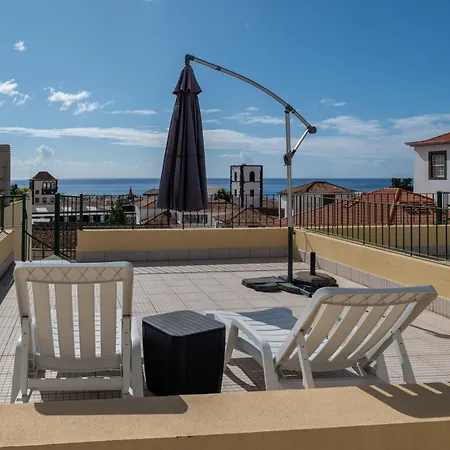 Centre Floor Terrace & Large Balconies * Funchal (Madeira)
