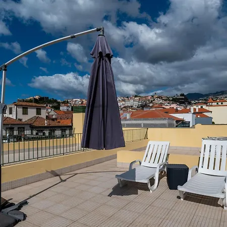 Centre Floor Terrace & Large Balconies Funchal (Madeira)